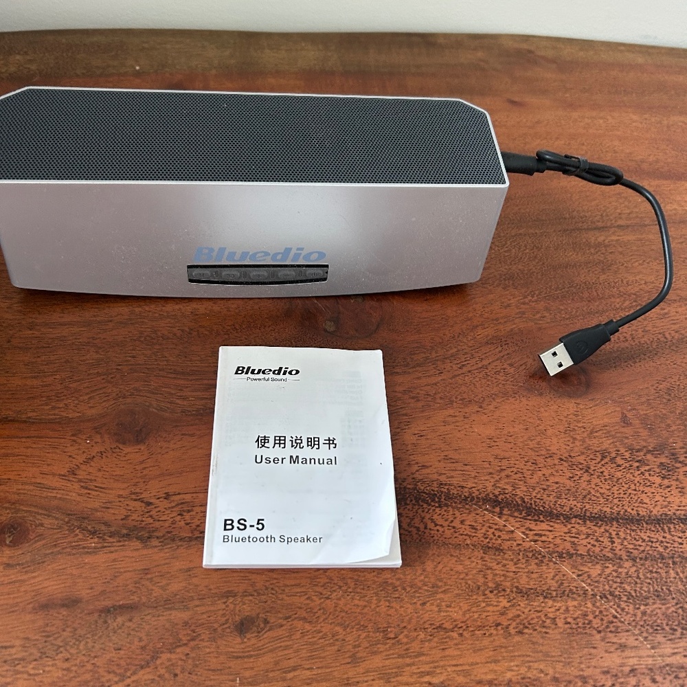 Bluedio BS-5 bluetooth speaker w/book and cord